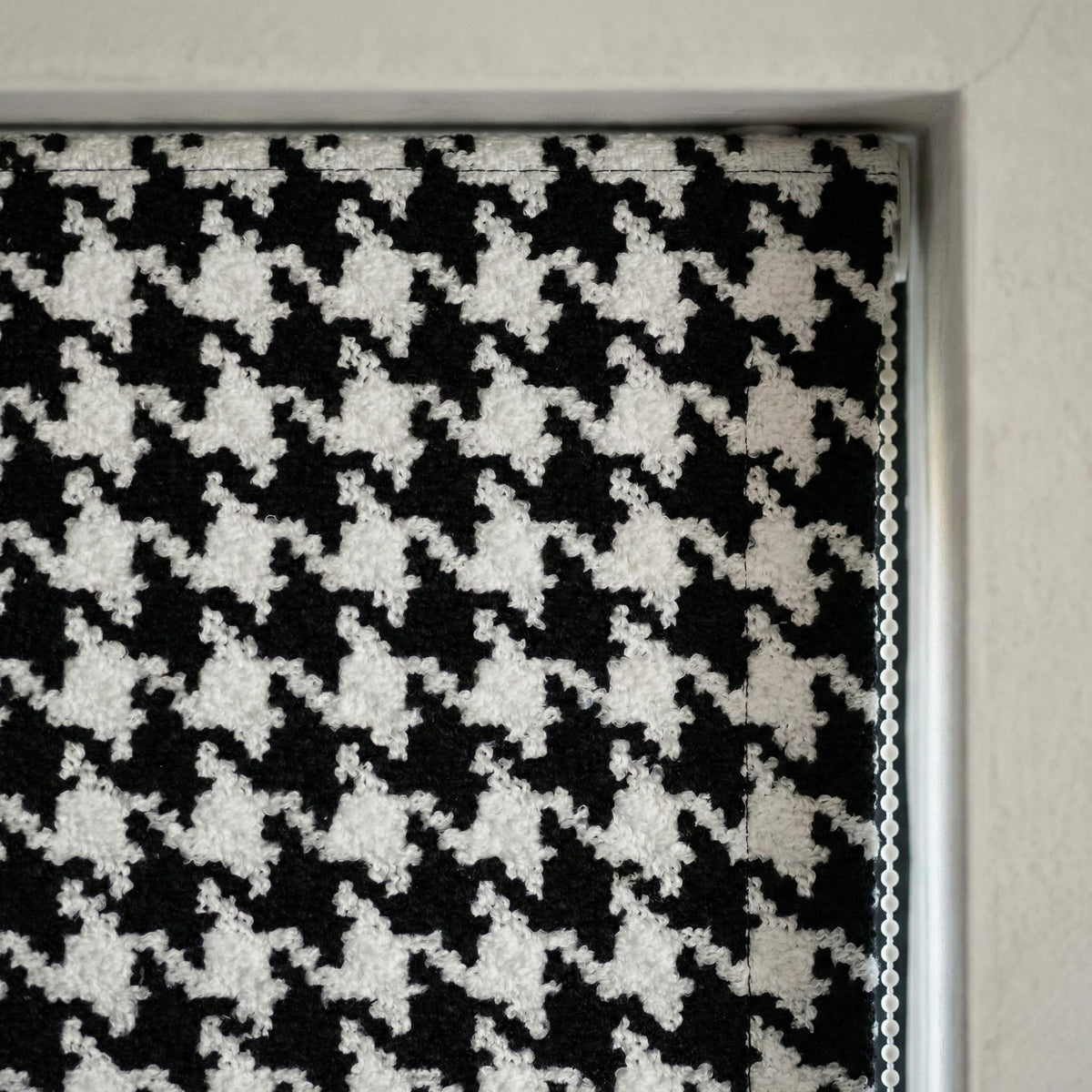 Roman Shade: Black and White Houndstooth - Organic Cotton — image 3