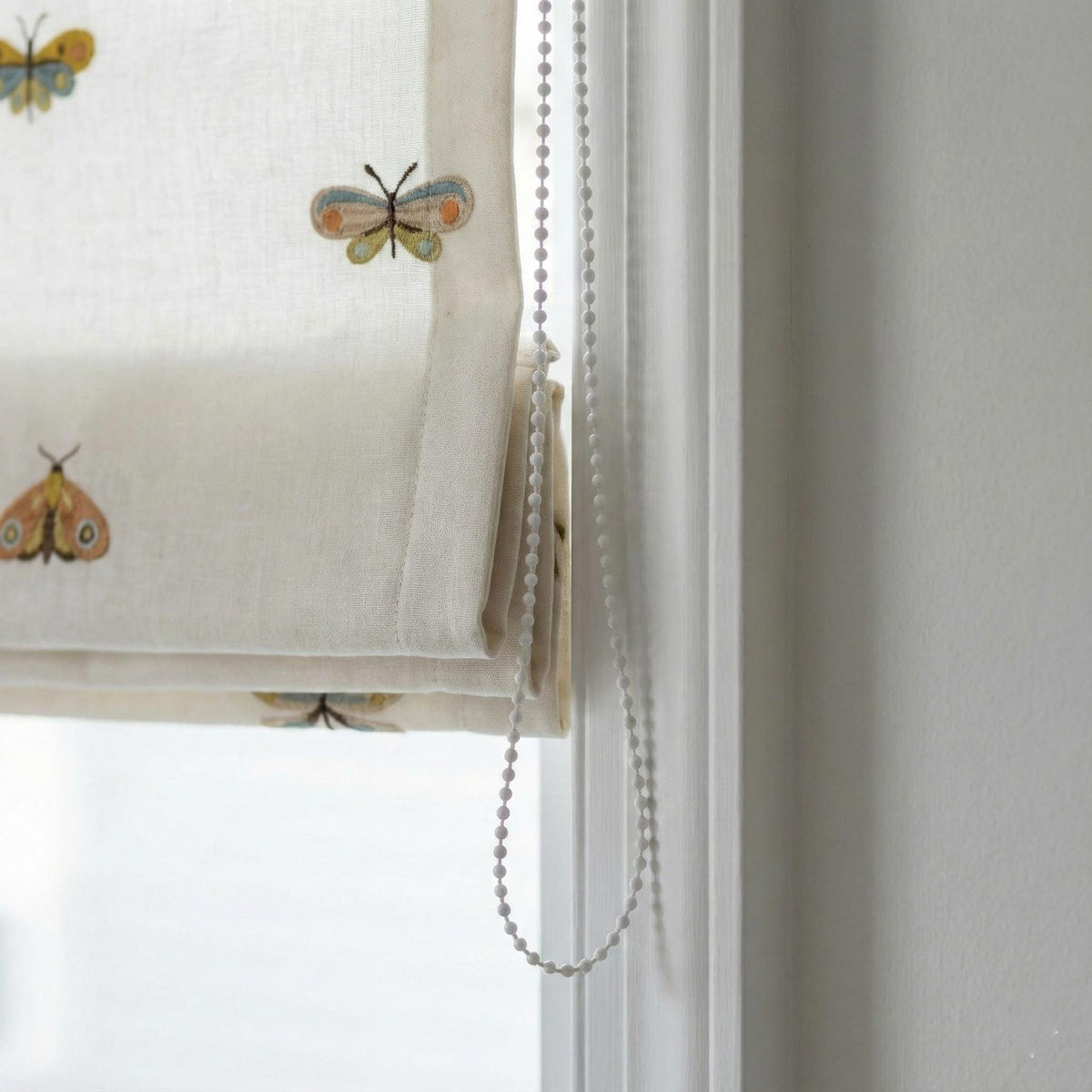 Embroidered Dragonfly Roman Shade: Organic Linen for Kids’ Rooms — image 7