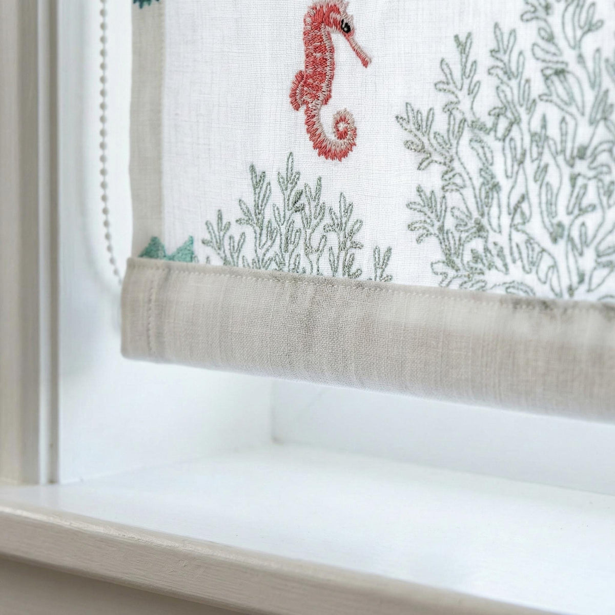 Roman Blind: Seahorse & Fish Embroidery - Thick Organic Linen — image 6