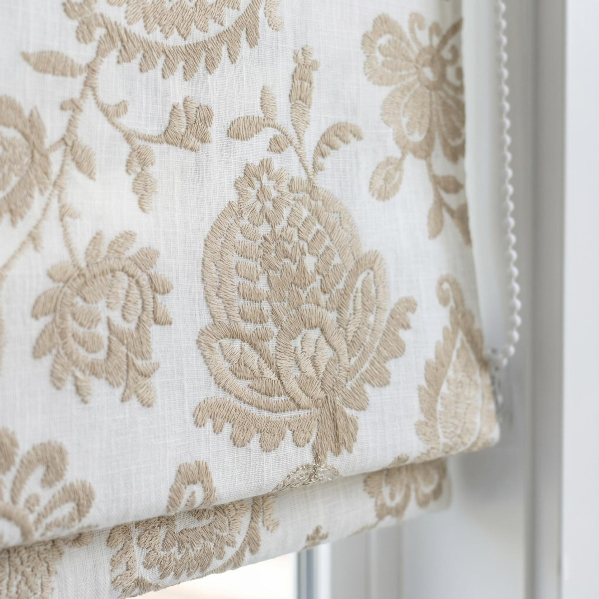 White Linen Roman Shade, Beige Floral Paisley Embroidered Corded Blind, Custom Blackout Window Shade — image 3
