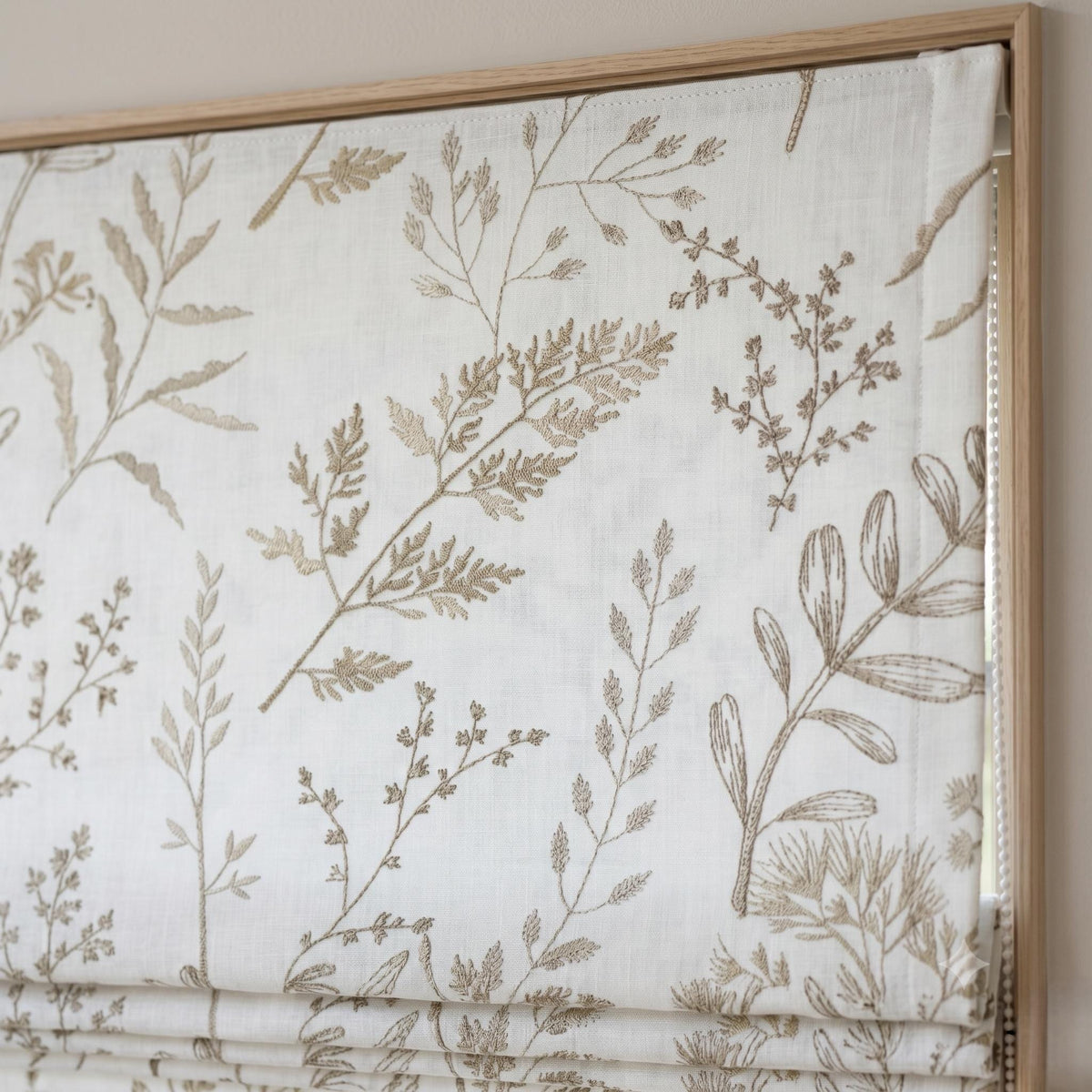 White Linen Roman Shade, Neutral Beige Wildflower Embroidered Blind, Custom Corded Blackout or Cotton Lined — image 2