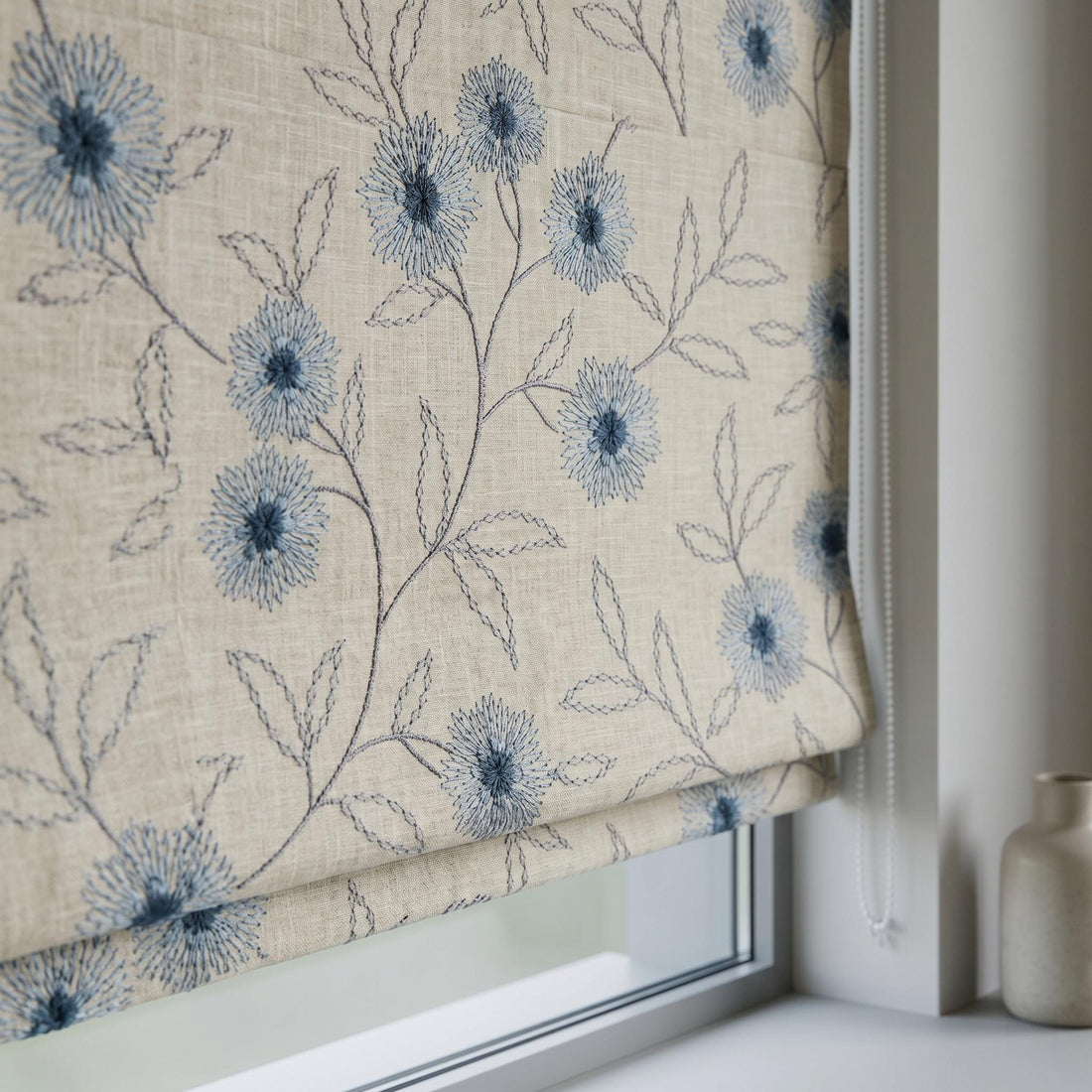 Natural Linen Roman Shade, Dusty Blue Daisy Embroidered Blind, Custom Corded Window Shade, Blackout or Cotton Lined — image 1