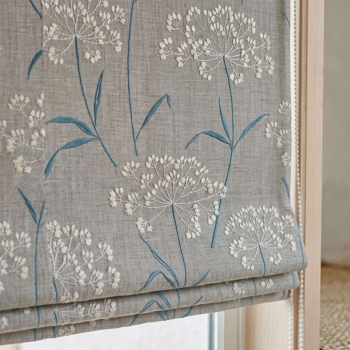 Gray Blue Pure Linen Roman Shade, White Queen Anne Lace Embroidered Custom Corded Roman Blind, Blackout or Cotton Lined Window Shade — image 1