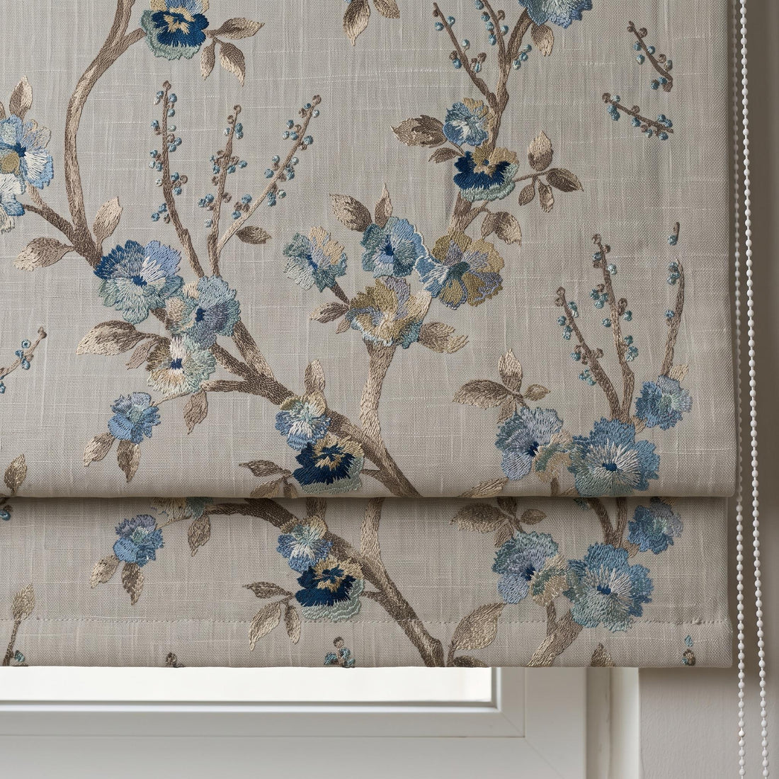 Ivory Blue Floral Pure Linen Roman Shade, Embroidered Wildflower Botanical Custom Corded Blind, Blackout or Light Filtering Window Shade — image 1